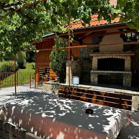 гаджакови בית הארחה 3*