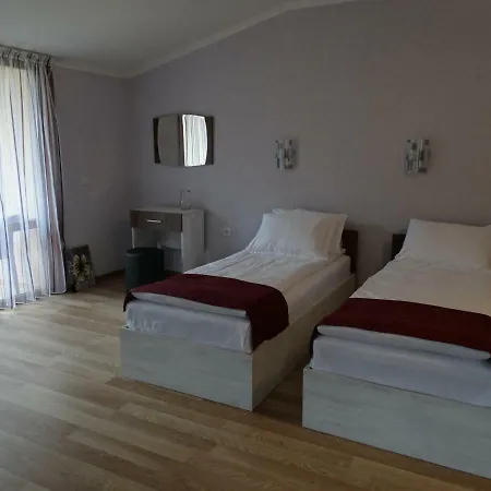гаджакови 招待所 3*