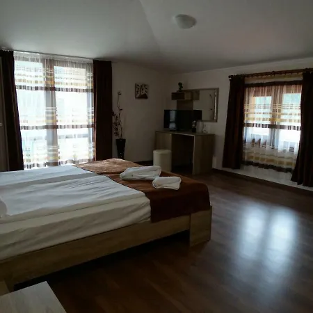 гаджакови 3* דבין